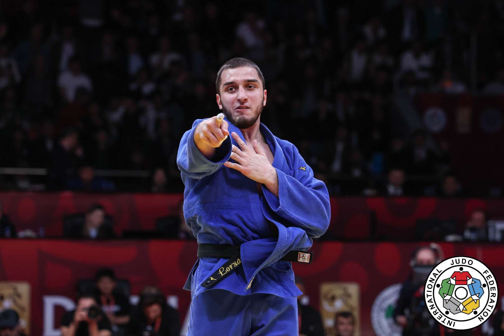 Mansur Lorsanov defeats Tselidis in U90kg final in Dushanbe